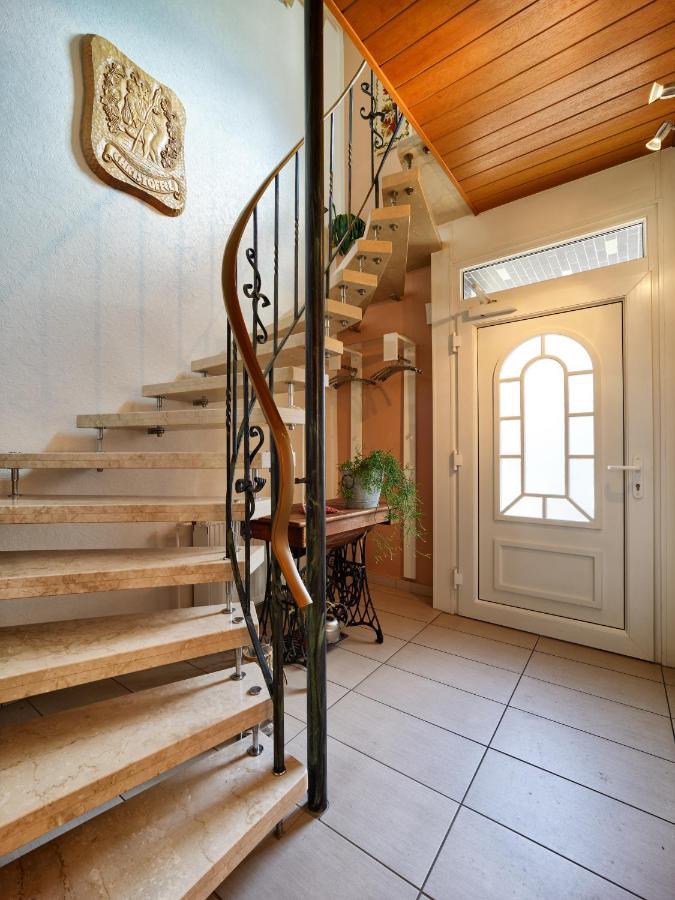 Weingut Christoffel Apartment Kövenig Exterior foto